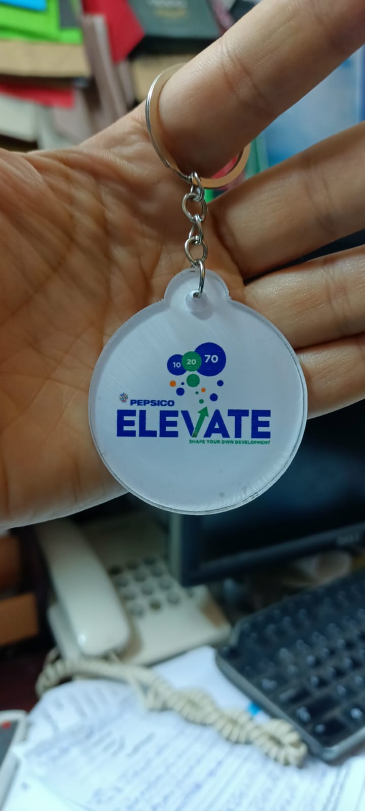 ميداليه اكليريك مطبوعه من الخلف